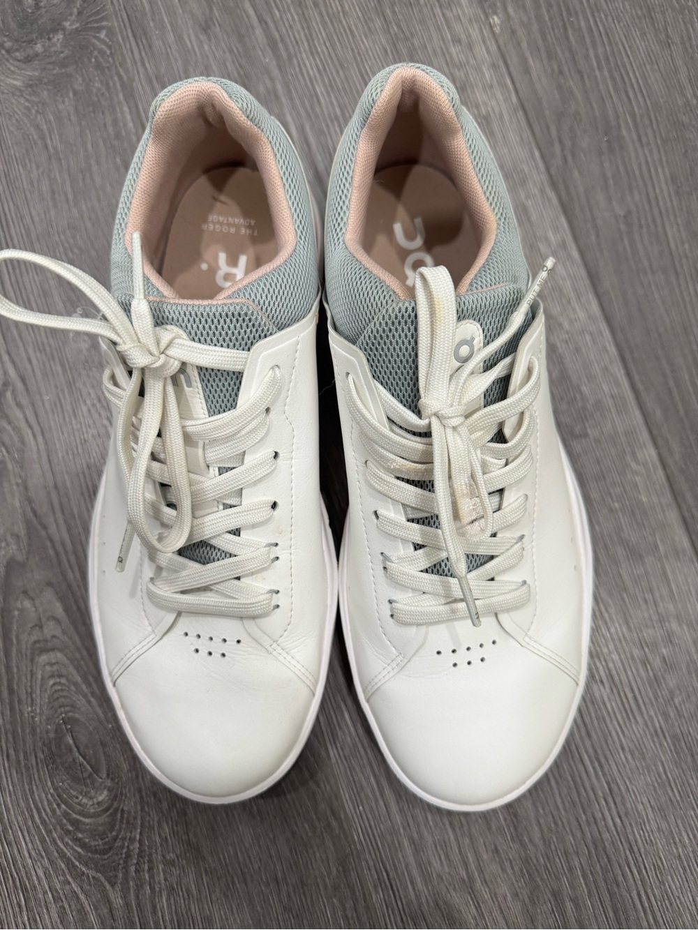 On Cloud Roger Advantage street and city shoes
